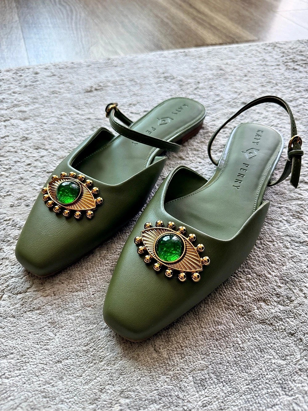 NWOT Katy Perry The Confident Eye Mule Olive Green Flats 10M